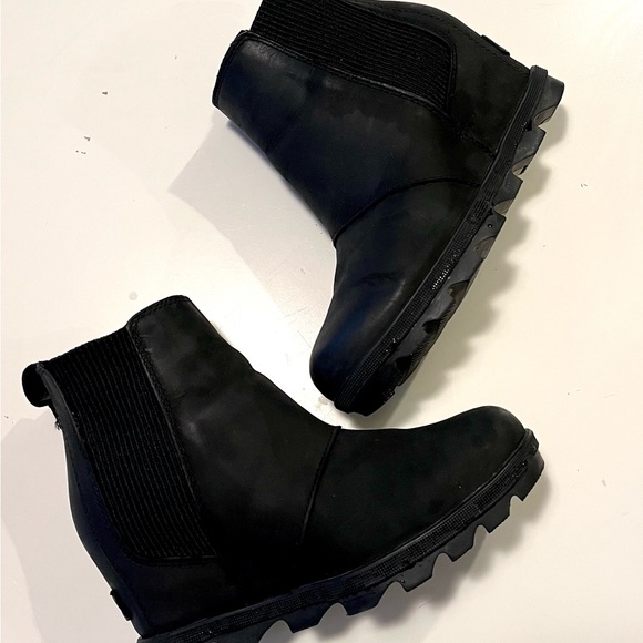 Sorel Black Rain Boots - Picture 3 of 6